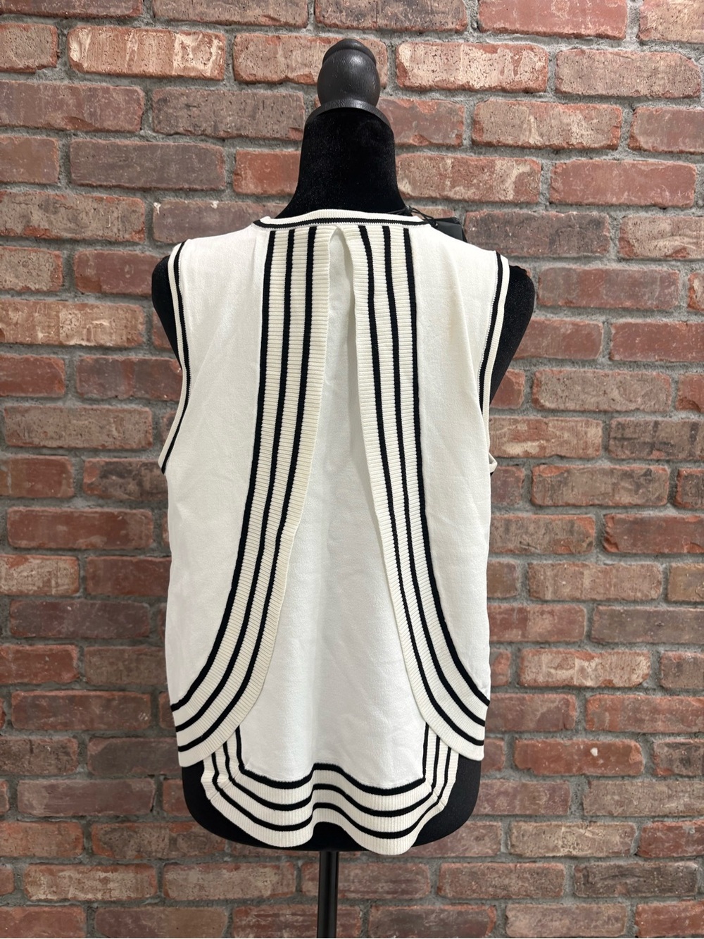 NEW WITH TAGS Kendall & Kylie White Tank with Black Stripe Trim
